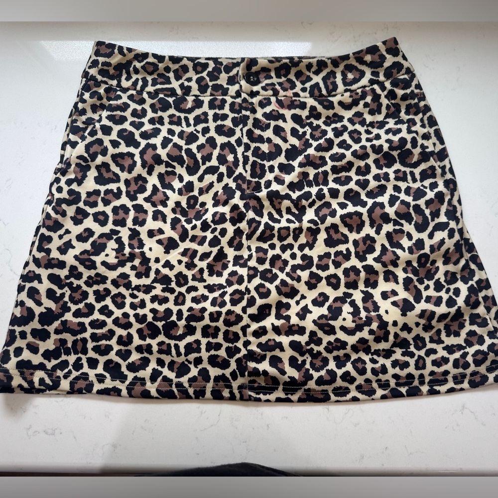 Chic Leopard Print Mini Skirt